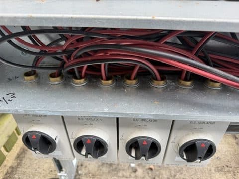 Unmanaged cabling at the DC isolators.